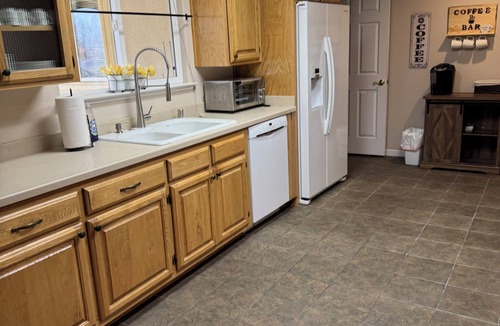 Hayward House | Charming 4 Bedroom Home, Close to Lake McClure & Lake Don Pedro