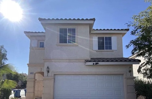 Rhodes Ranch House | Charming 4 Bedroom Home with Pool