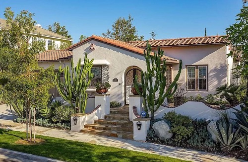Carlsbad House | Charming 4-bedroom house with WiFi, AC in pleasant Carlsbad