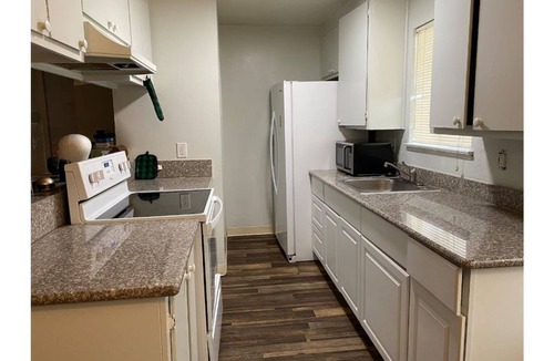Stockton House | Charming apt 5 mins from University of Pacific.