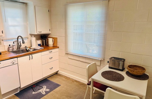 Southeastern Sacramento Apartment | Charming & Bright 1-bedroom w/private laundry & yard in Sacramento