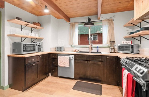 Big Bear Lake Cabin | Charming Cabin Escape