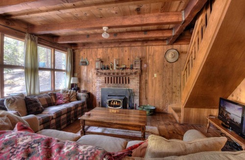 McKinney Estates House | Charming Cascade Chalet home