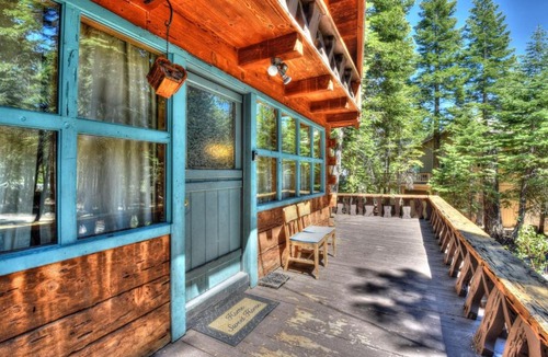 McKinney Estates House | Charming Cascade Chalet home