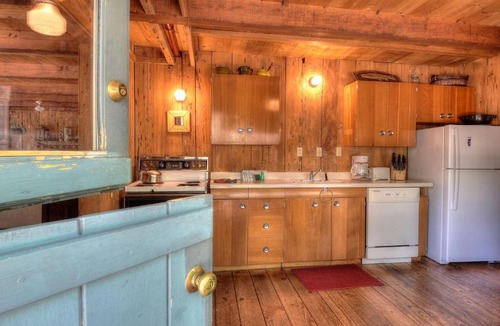 McKinney Estates House | Charming Cascade Chalet home