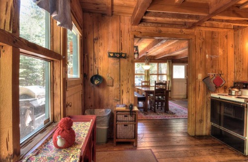 McKinney Estates House | Charming Cascade Chalet