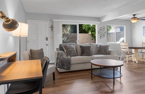 Bakersfield Condo | Charming & centrally located in Downtown!