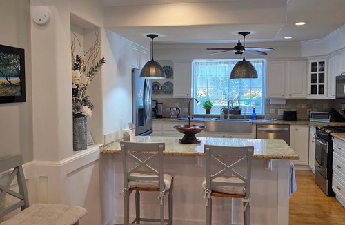 Capistrano Beach House | Charming Coastal Retreat New Remodel - 3BR 3 BA Near Dana Point Harbor & Beaches