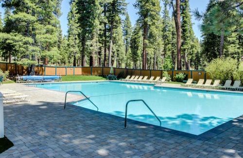 Carnelian Woods House | Charming Condo with Shared Hot Tub Pool Resort Amenities - Close to Ski & Beach