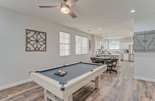 McCullough Hills House | Charming, Cozy & Elegant Zen Retreat with Hot Tub