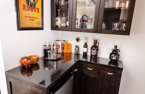 Golden Gate Condo | Charming Family Friendly NOPA Flat with a Brand New Hot Tub.