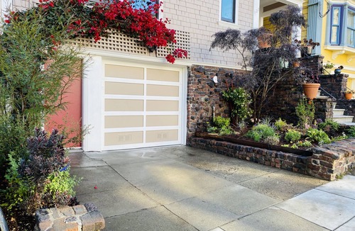 Golden Gate Condo | Charming Family Friendly NOPA Flat with a Brand New Hot Tub.