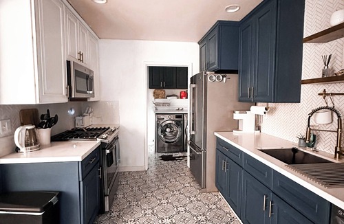 Harbor House | Charming family home in quiet and cozy Lakewood.