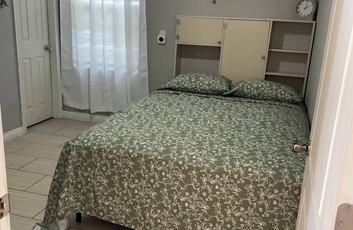 Sunrise Manor Apartment | Charming Guest House with private entrance