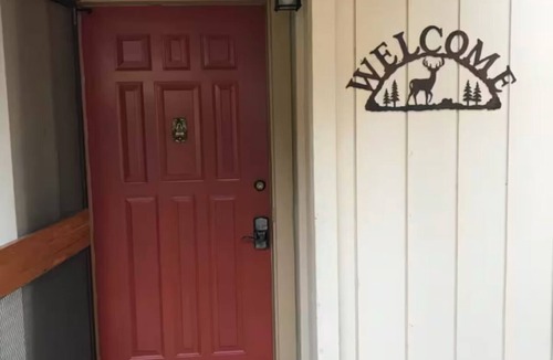 Groveland House | Charming home on Big Creek in serene Groveland @Pine Mountain Lake- Pet friendly