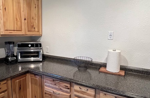 Bass Lake House | Charming home w/jacuzzi, hiking trails, games, near sandy beaches in Bass Lake!