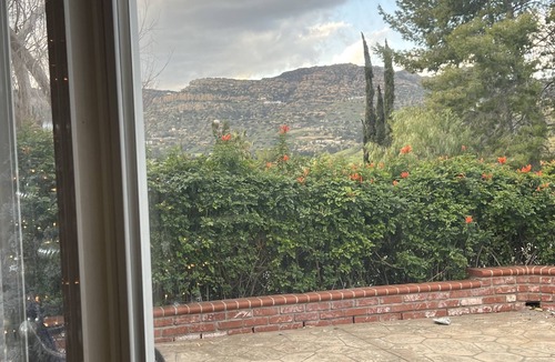 Agua Dulce House | charming house with relaxing vibe in Los angels with beautiful view of mountain