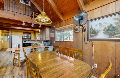 Groveland Cabin | Charming lakeside cabin with private beach, mountain views, and wood stove