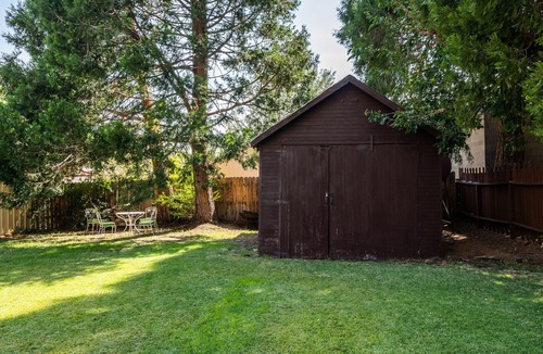 Bishop House | Charming Luxurious Downtown Victorian Home 2 bedrooms Living areas 2500 sq ft.