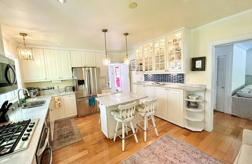 San Anselmo House | Charming Marin County Getaway w/Pool in Ross-Walk to Trails/Downtown San Anselmo
