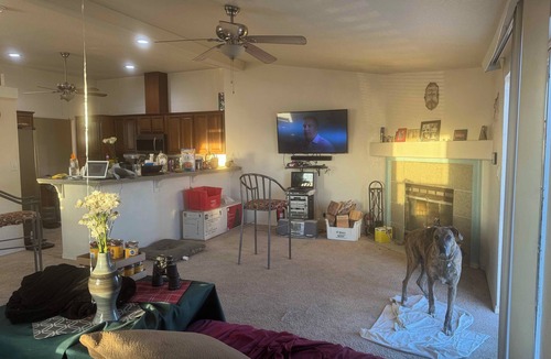Crystal Bed & Breakfast | Charming oasis!This peaceful clean retreat is on your way to Death Valley.