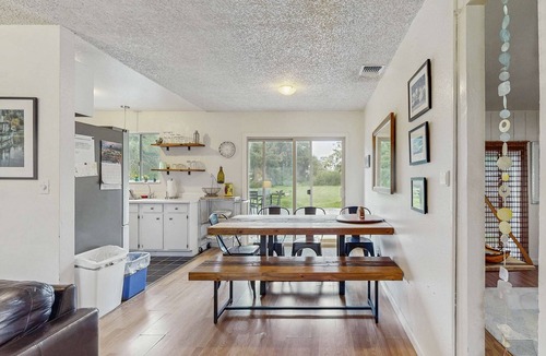 Fort Bragg House | Charming Pet Friendly Cottage with Hot Tub