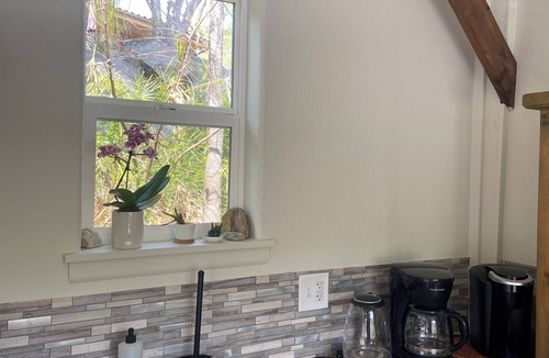 Three Rivers Apartment | Charming private studio on the river and gateway to Sequoia National Park.