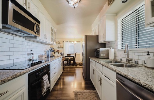 Lodi House | Charming, Quite and Quaint 3-bedroom house with WiFi and AC in Lodi