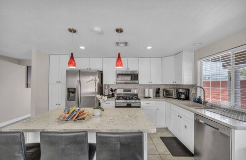Paradise House | Charming Single-Story Oasis: Pool + Hot Tub Near UNLV & Airport