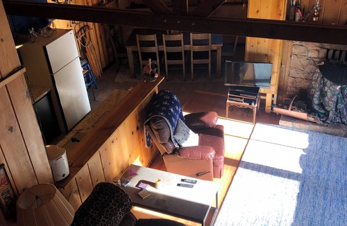 Mi-Wuk Village Cabin | Charming Ski cabin with WiFi near Dodge Ridge, great for family or small group.