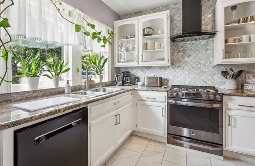 San Rafael House | Charming Spacious Victorian Garden Oasis in the heart of Marin, Gate, Deck, BBQ
