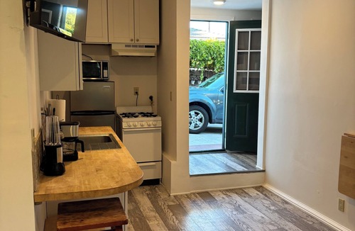 Coastal San Pedro Apartment | Charming studio with AC in the heart of Los Angeles.