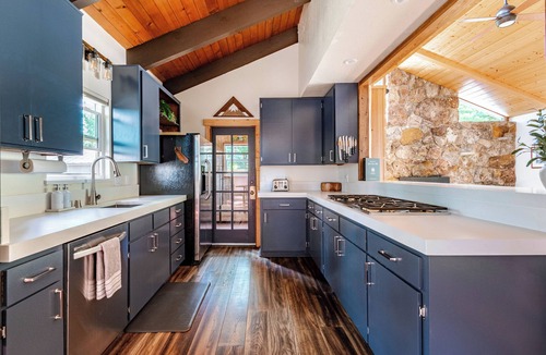 Tahoe Sierra Estates Cabin | Charming Tahoe Cabin - Lake, Ski & Family Fun