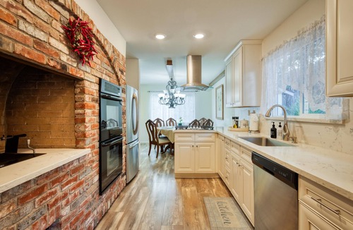 Marina House | Charming Vacation Home