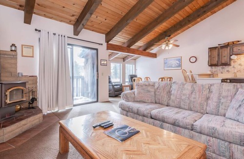 Mammoth Lakes House | Chateau Blanc #13, 3 Bedroom 2 Bath Townhome, Sleeps 8, Close to Free Shuttle!
