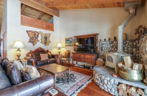 Mammoth Lakes Apartment | Chateau Blanc 23