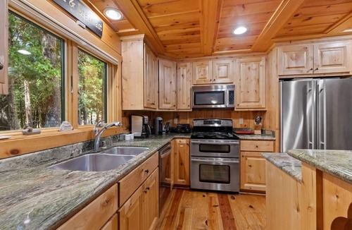 Mono Vista House | Chateau Catrina - Cozy Retreat