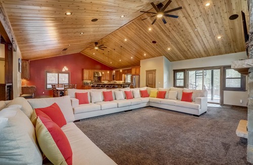 Tahoe Paradise House | Chateau de Navahoe - Rooftop hot tub, luxury, and style!