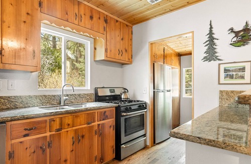 Green Valley Lake Cabin | Check out our reviews! Perfect for group! Pet OK! Eagle Lodge 3.5 Story Playroom