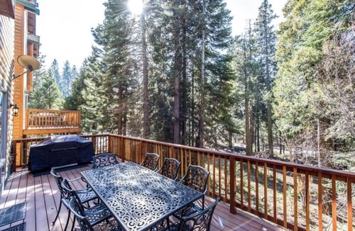 Granite Ridge House | Cheerful 6 bedroom condo in Shaver Lake