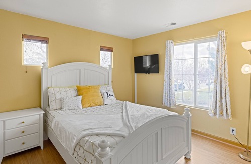 Salinas House | Cheerful Family Home for Family Fun