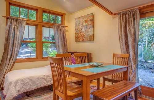 Redwood Estates House | Cheerful Home- Best of Both Worlds!- Santa Cruz and San Jose