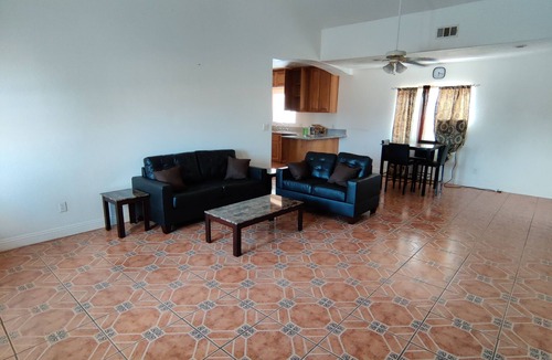 California City House | Cheerful Vacation 4 bedroom Family Home/Pool,Near Race Track, Golf ,Crews,Base.