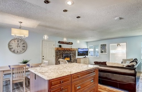 Tahoe Paradise House | Cheyenne Chalet - Comfort | Style | Close to Skiing