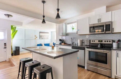 Maxwell Park House | Chic 2-bedroom guesthouse with on-premise parking.