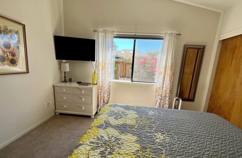 Park Hill Cottage | Chic and modern within steps of trails & beaches