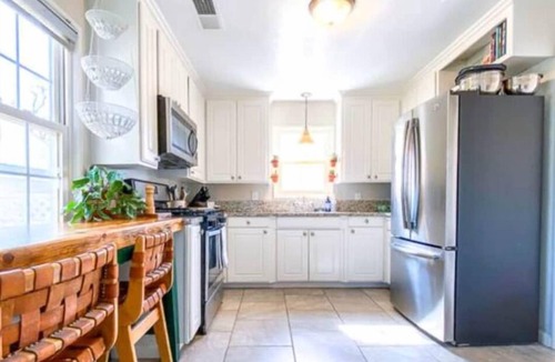 Visalia House | Chic Boho Getaway Near Downtown Visalia