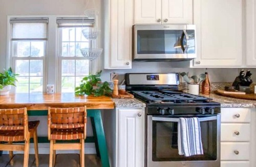 Visalia House | Chic Boho Getaway Near Downtown Visalia