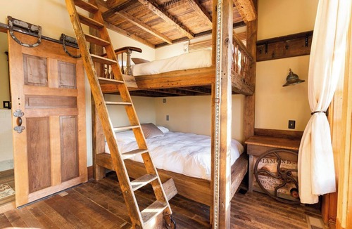 Calistoga Resort | Chic Bunk House at SSS Ranch/Resort Calistoga