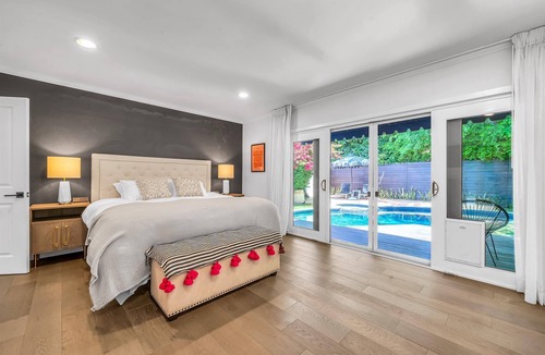 Beverly Grove House | Chic Modern Residence with Heated Pool, Jacuzzi & BBQ